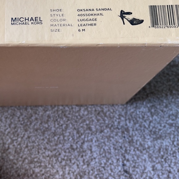 Michael Michael Kors Oksana Sandal - Picture 11 of 16